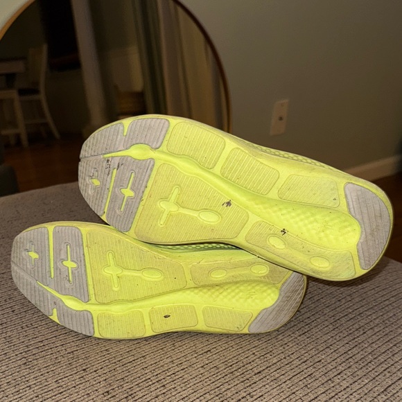 Under Armour BoysSneakers - Picture 8 of 9